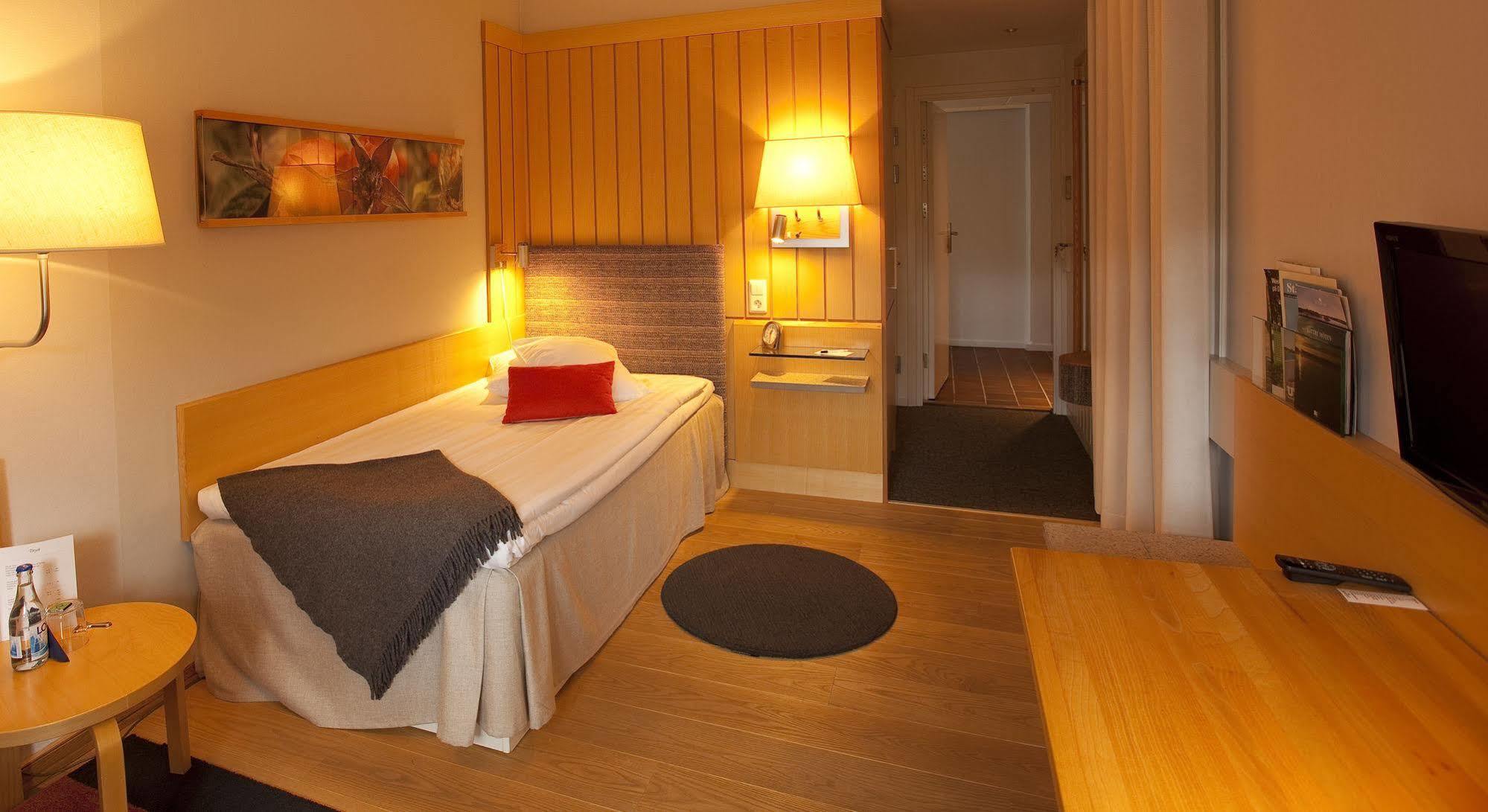 Djuroenaeset Hotell & Konferens Djurhamn Εξωτερικό φωτογραφία