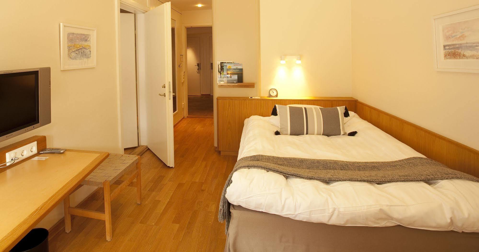Djuroenaeset Hotell & Konferens Djurhamn Εξωτερικό φωτογραφία